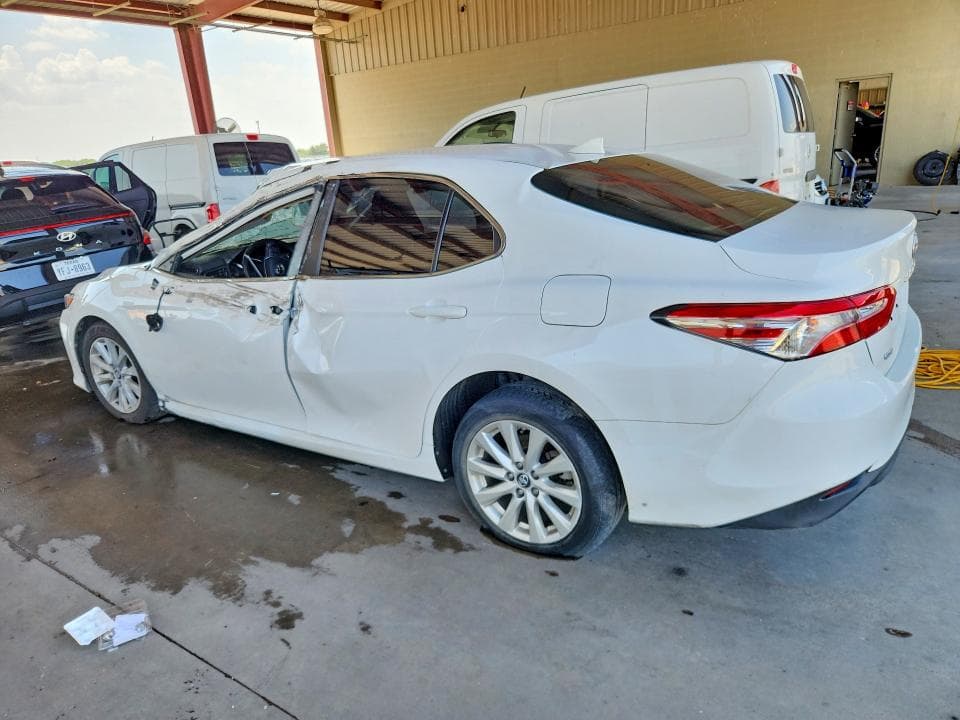 2019 TOYOTA CAMRY LE 2