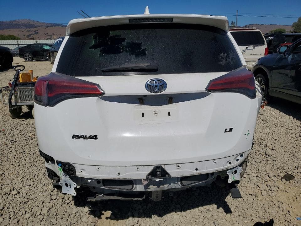 2018 TOYOTA RAV4 LE 6