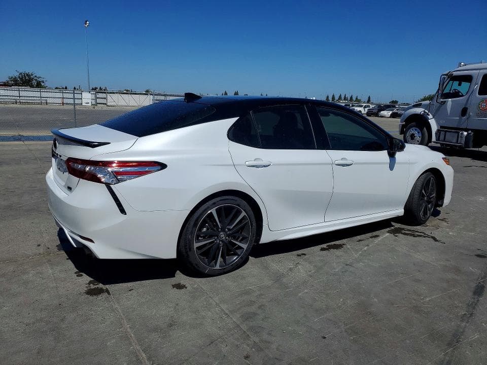 2020 TOYOTA CAMRY XSE 3
