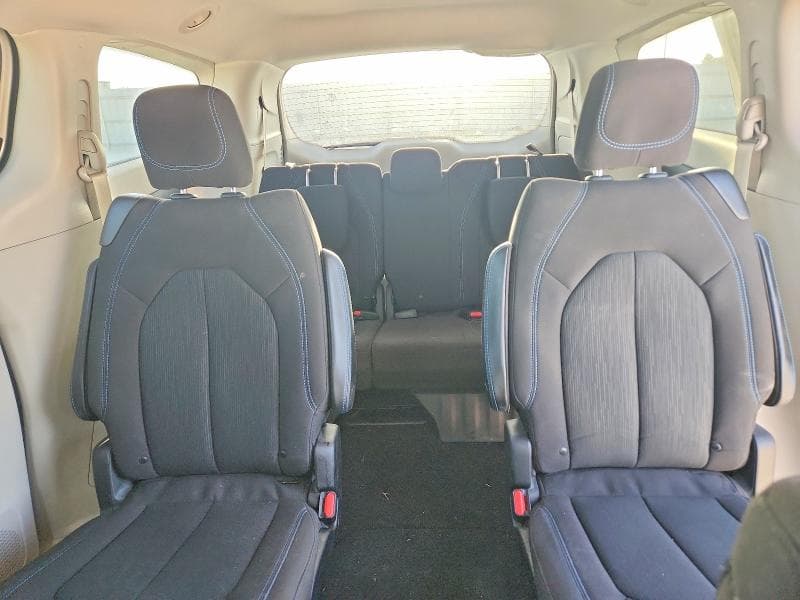 2021 CHRYSLER PACIFICA TOURING 10