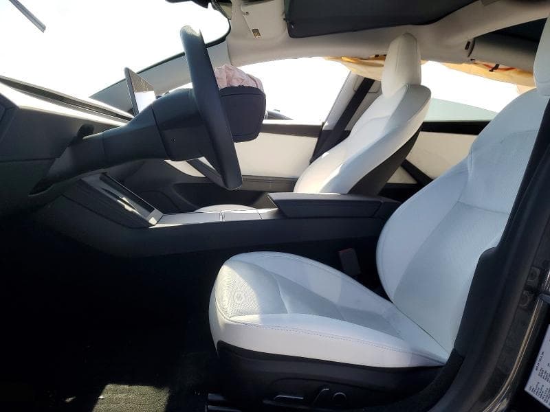 2025 TESLA MODEL 3 7