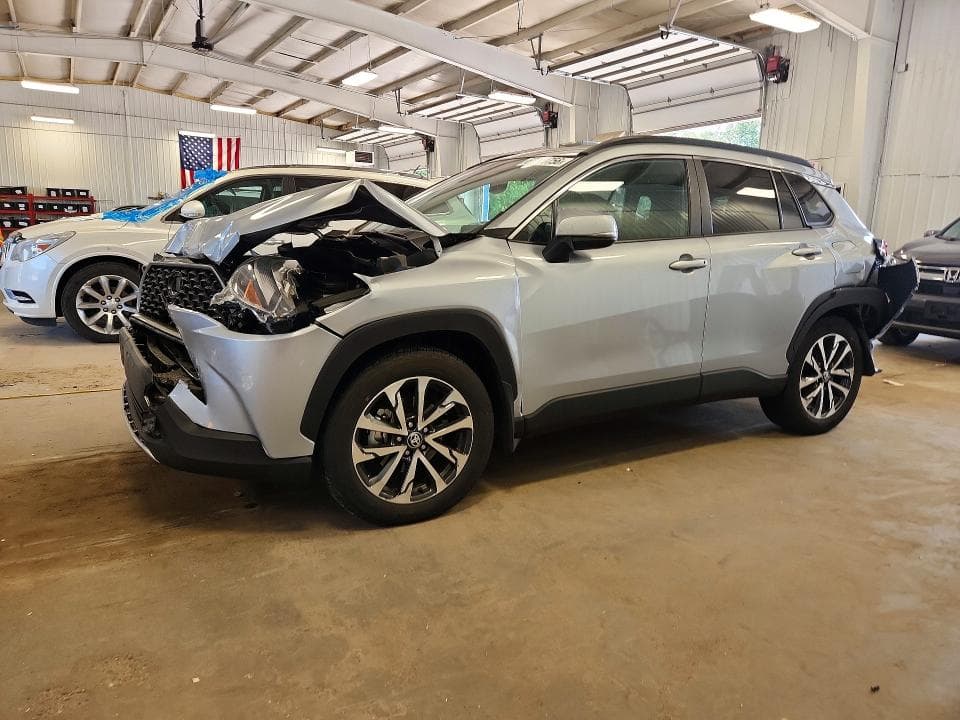 2024 TOYOTA COROLLA CROSS XLE - 1
