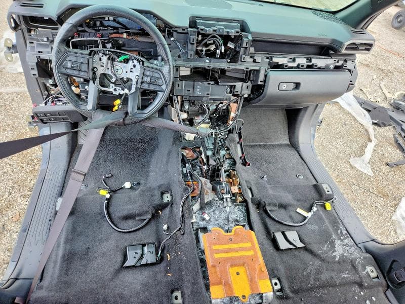 2025 TOYOTA TACOMA SR 8