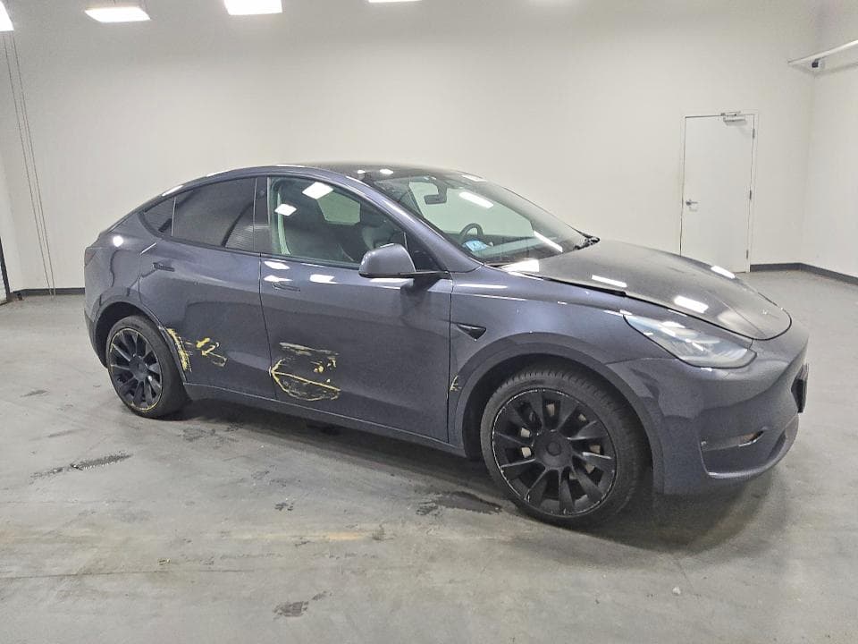 2021 TESLA MODEL Y 4