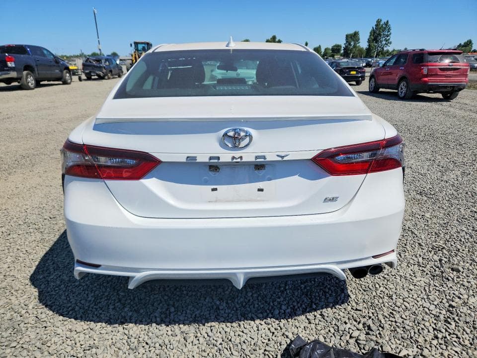 2021 TOYOTA CAMRY SE 6