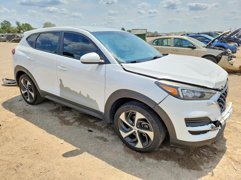 2020 HYUNDAI TUCSON SE 4