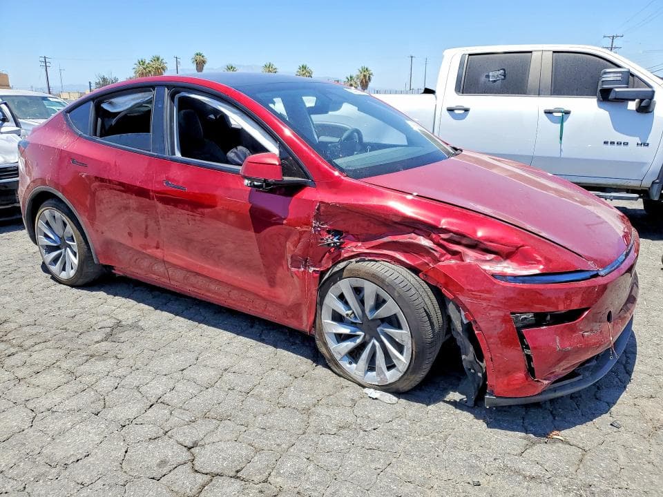 2026 TESLA MODEL Y 4