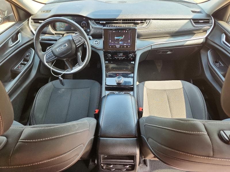 2023 JEEP GRAND CHEROKEE LAREDO 8