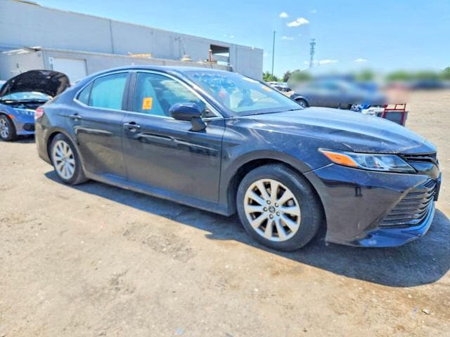 2018 TOYOTA CAMRY LE 4