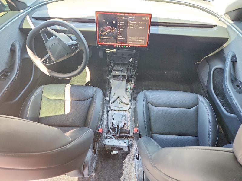 2025 TESLA MODEL 3 8