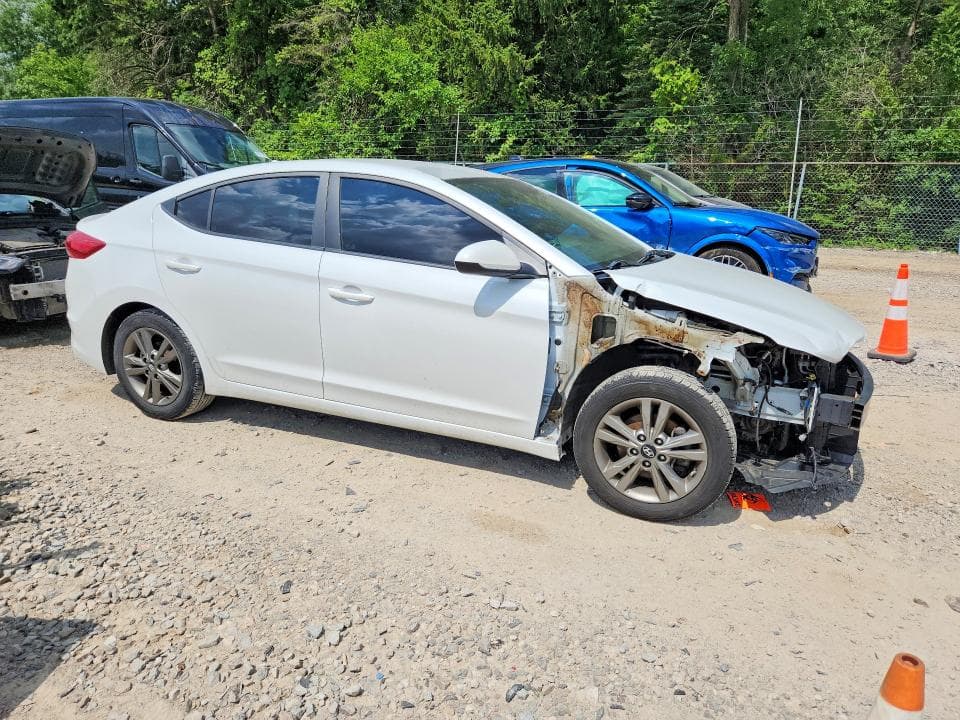 2018 HYUNDAI ELANTRA SEL 4