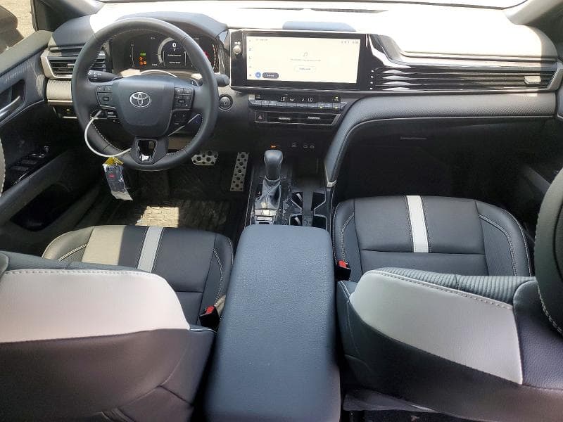 2026 TOYOTA CAMRY SE 8