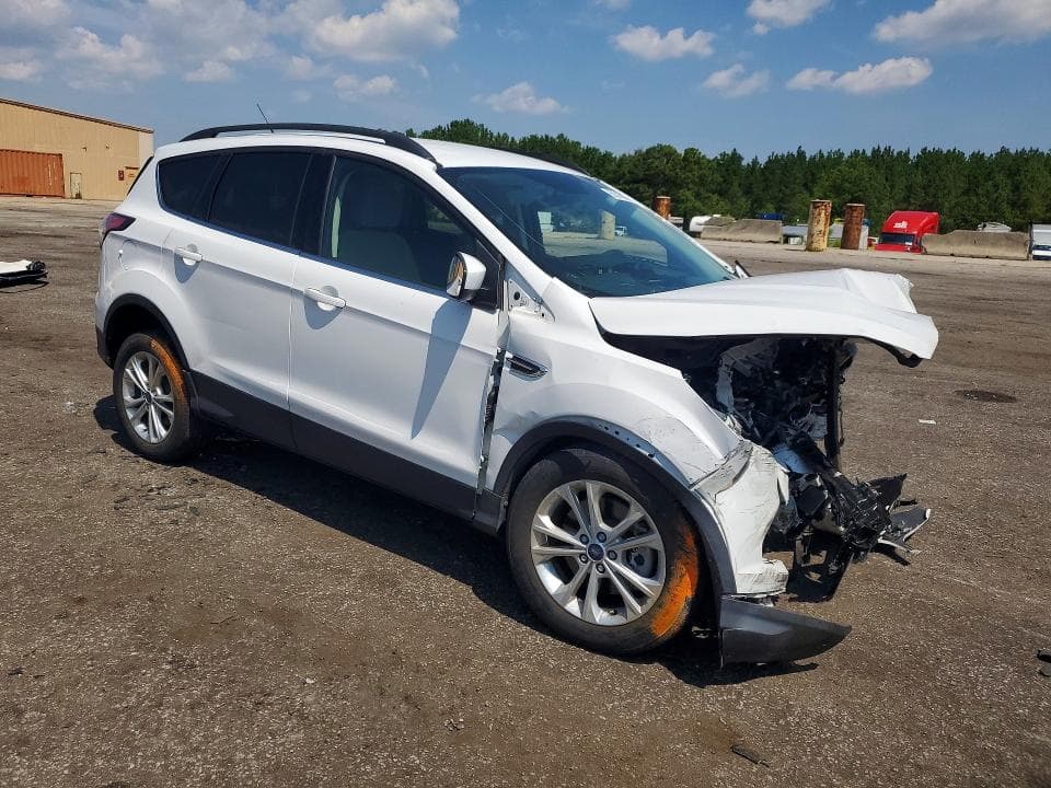 2017 FORD ESCAPE SE 4