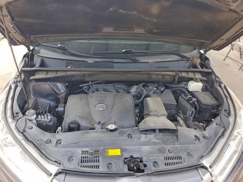 2019 TOYOTA HIGHLANDER LE 11