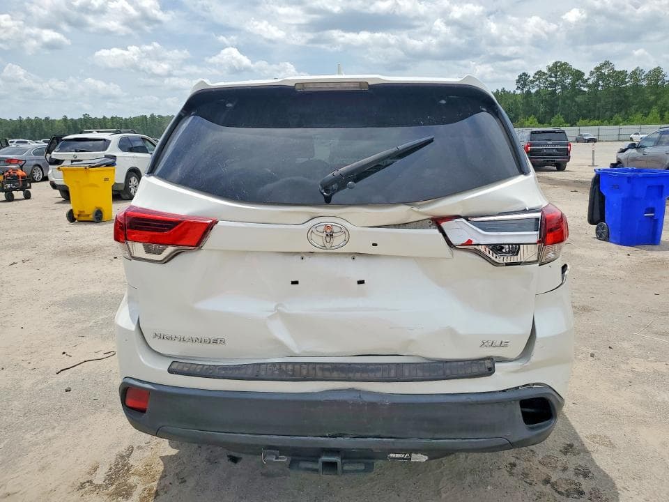 2018 TOYOTA HIGHLANDER XLE 6