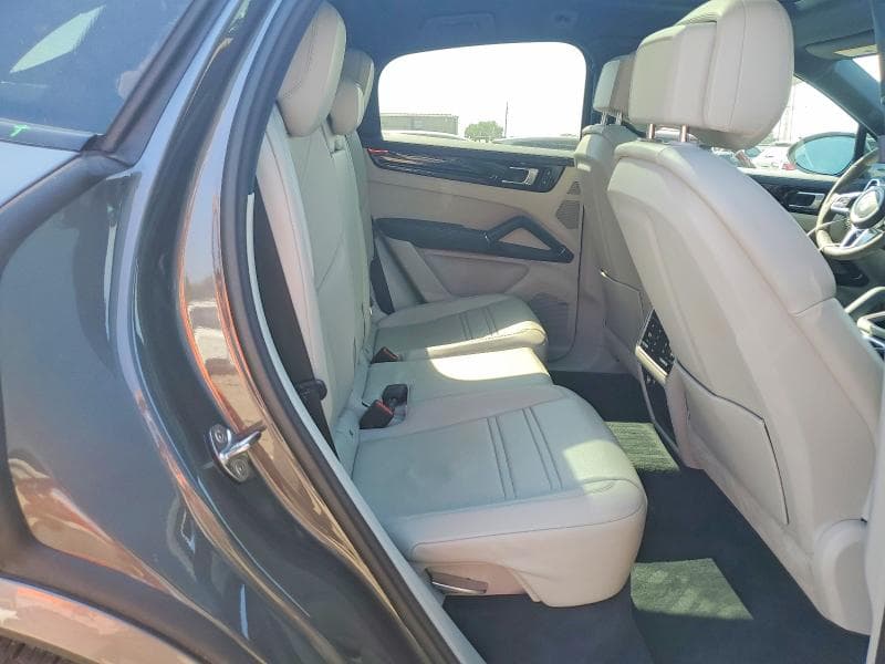 2020 PORSCHE CAYENNE S COUPE 11