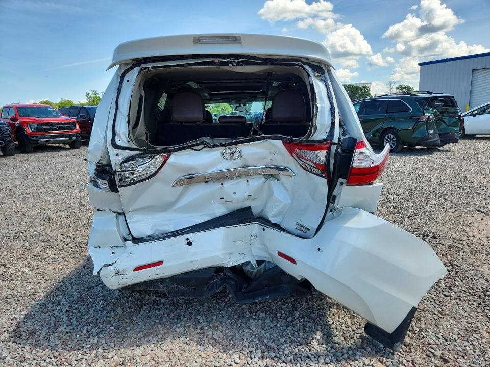 2017 TOYOTA SIENNA 6