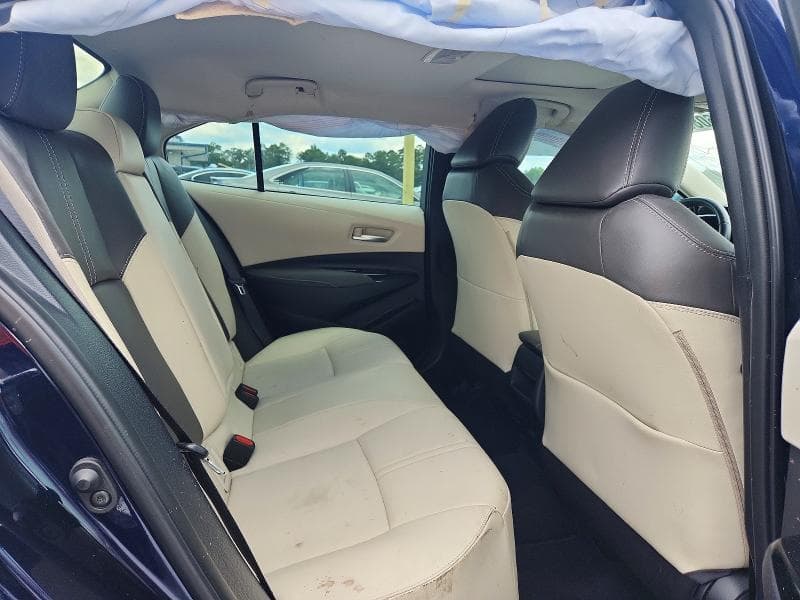 2020 TOYOTA COROLLA XLE 10