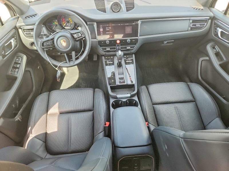 2026 PORSCHE MACAN BASE 8