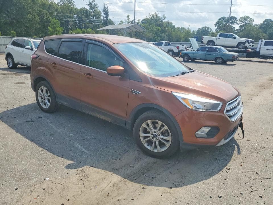 2017 FORD ESCAPE SE 4