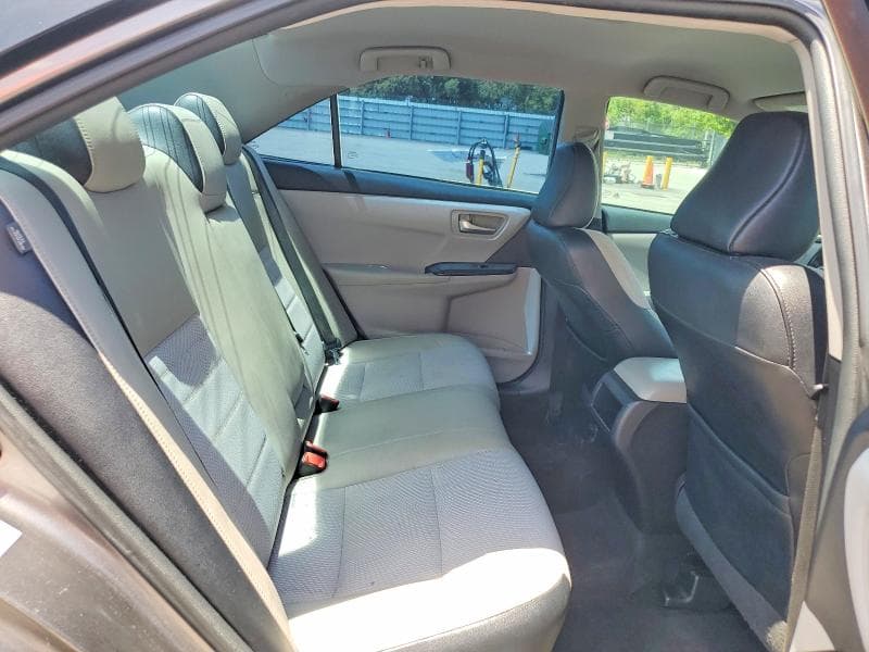2017 TOYOTA CAMRY SE 10