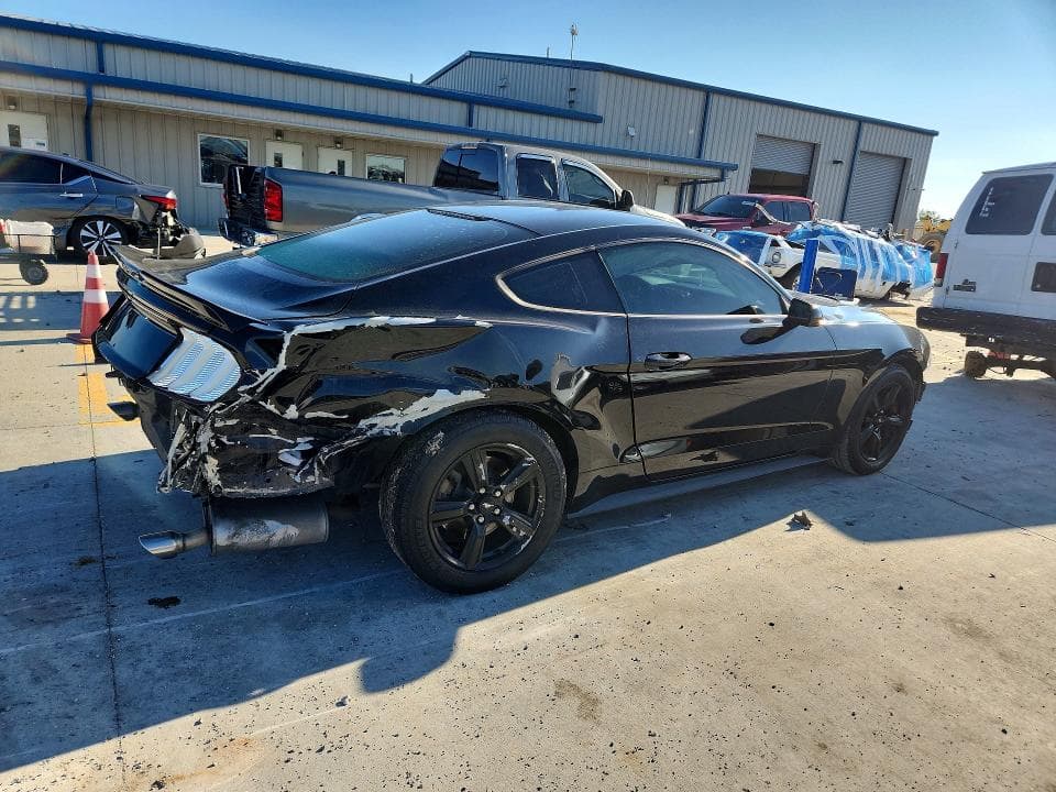 2018 FORD MUSTANG 3