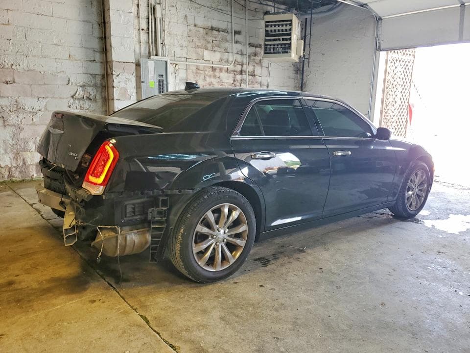 2017 CHRYSLER 300C 3