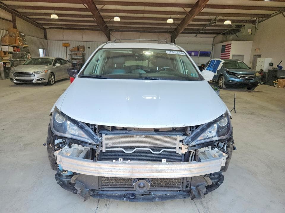 2019 CHRYSLER PACIFICA TOURING L PLUS 5
