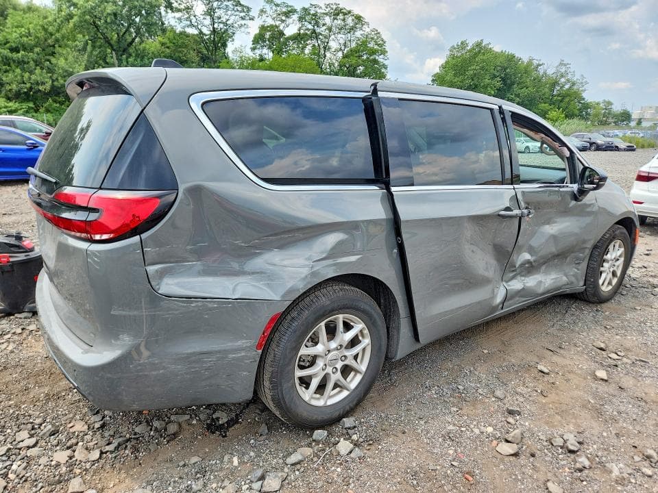 2024 CHRYSLER PACIFICA TOURING L 3