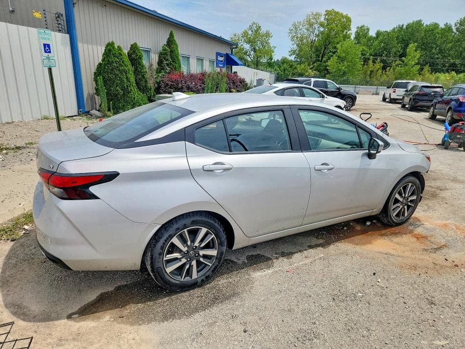 2021 NISSAN VERSA SV 3