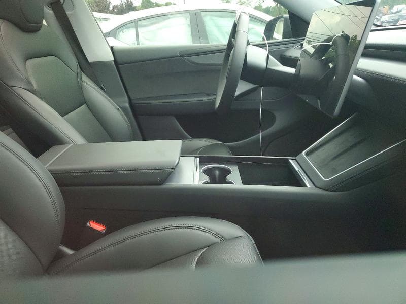 2026 TESLA MODEL Y 8