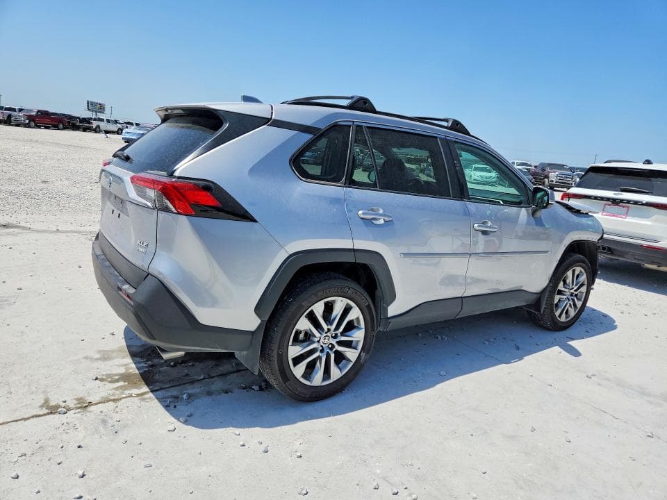 2024 TOYOTA RAV4 XLE PREMIUM 3