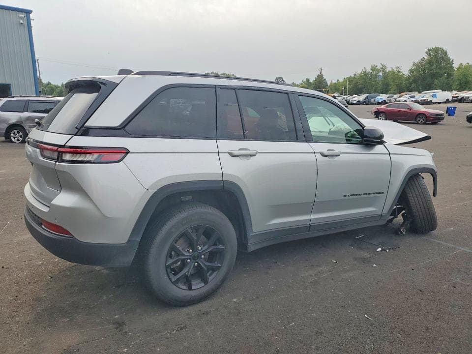 2025 JEEP GRAND CHEROKEE LAREDO 3