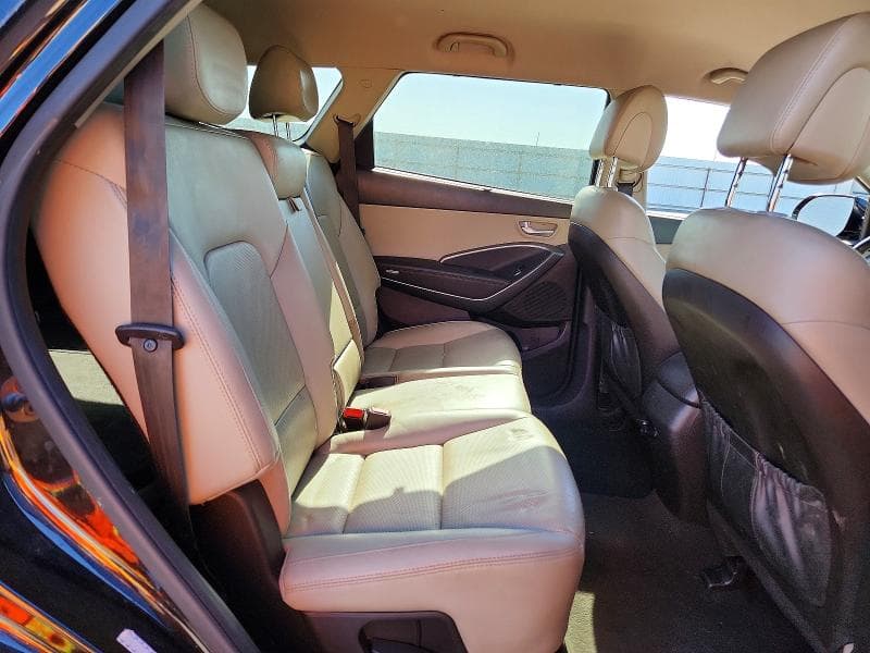 2017 HYUNDAI SANTA FE SE 11