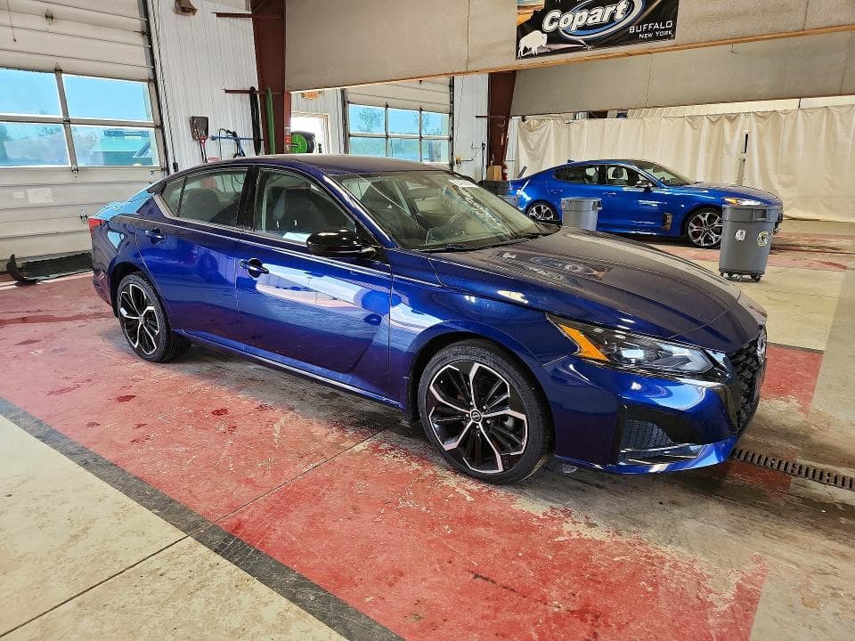 2023 NISSAN ALTIMA SR 4