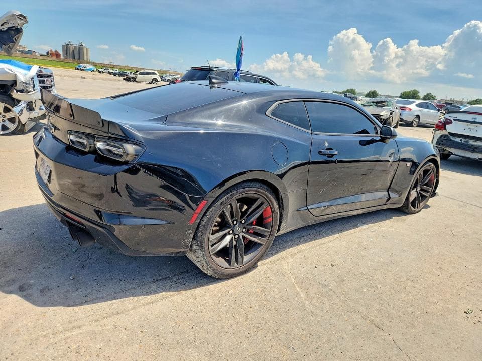 2022 CHEVROLET CAMARO LT1 3