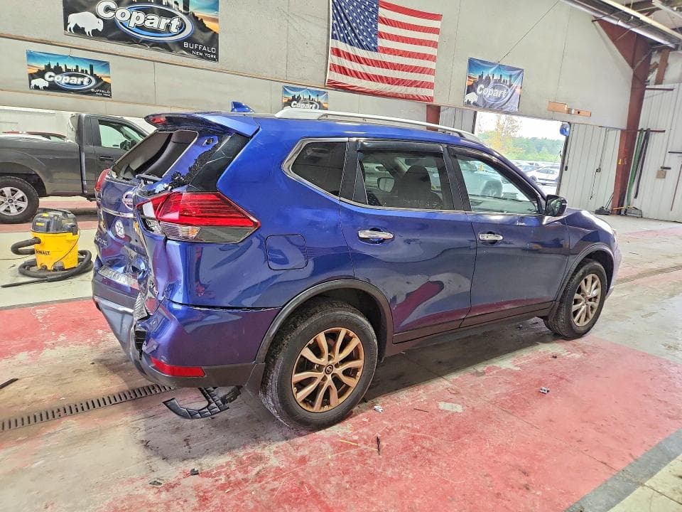 2017 NISSAN ROGUE SV 3