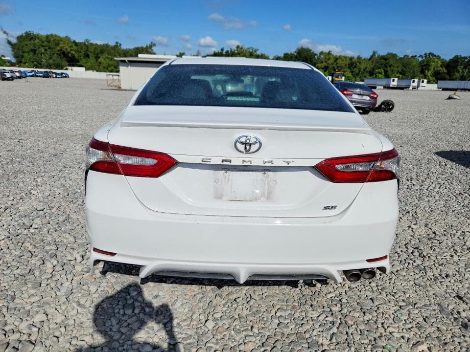 2018 TOYOTA CAMRY SE 6
