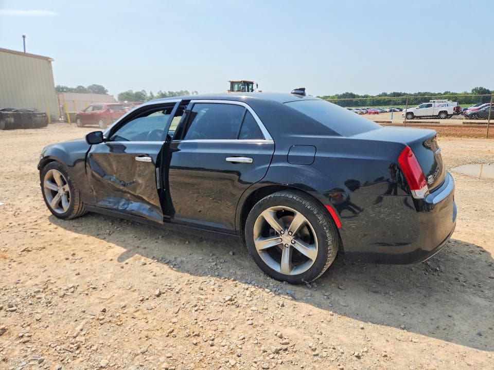 2018 CHRYSLER 300C 2