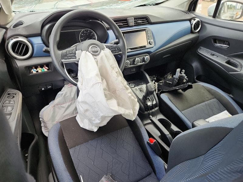 2025 NISSAN VERSA SV 8