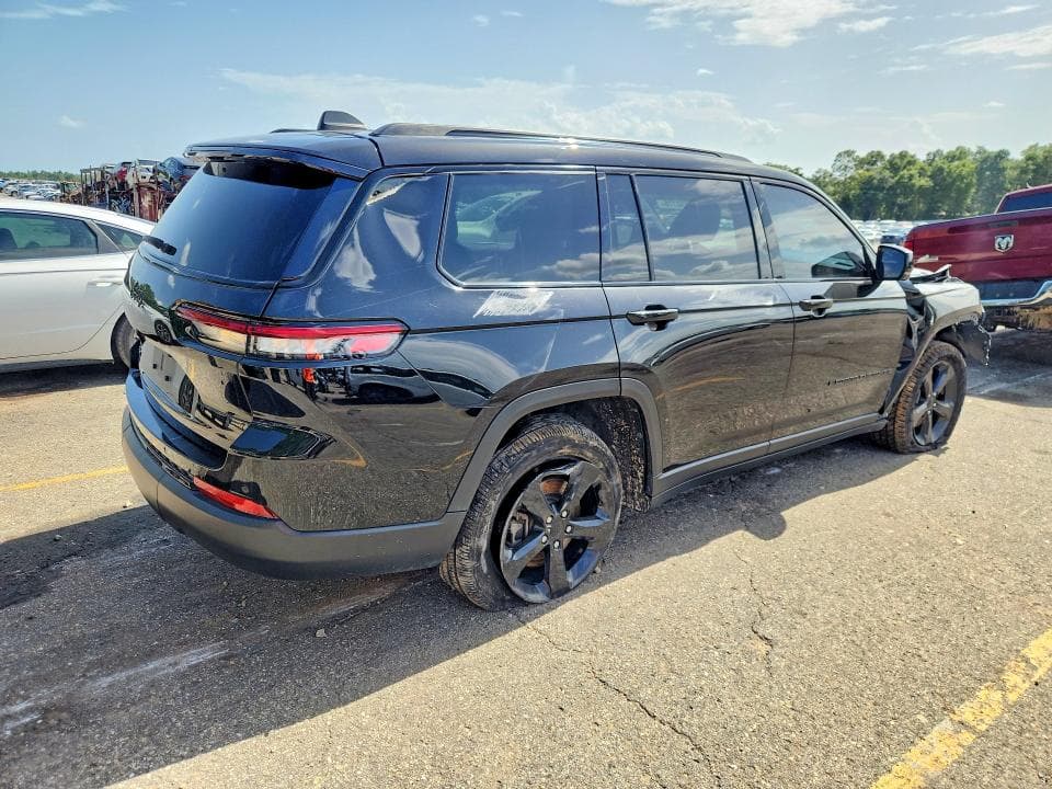 2023 JEEP GRAND CHEROKEE L LAREDO 3