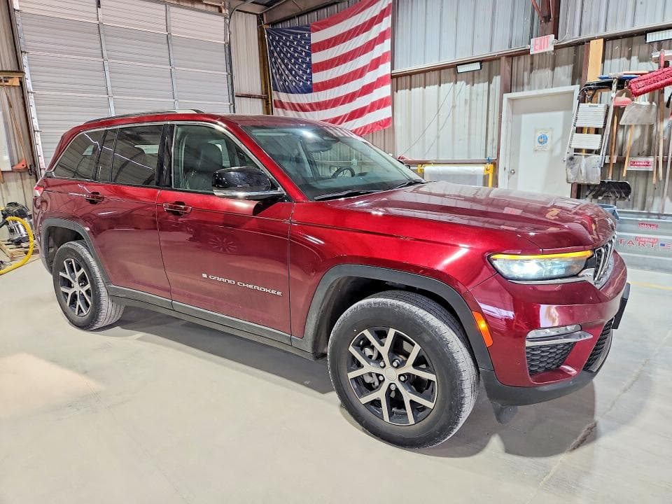 2023 JEEP GRAND CHEROKEE LIMITED 4