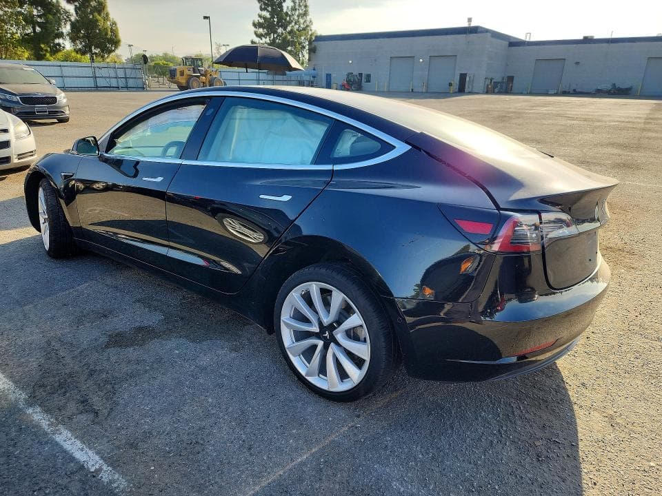 2018 TESLA MODEL 3 2