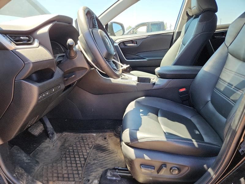 2024 TOYOTA RAV4 XLE 7