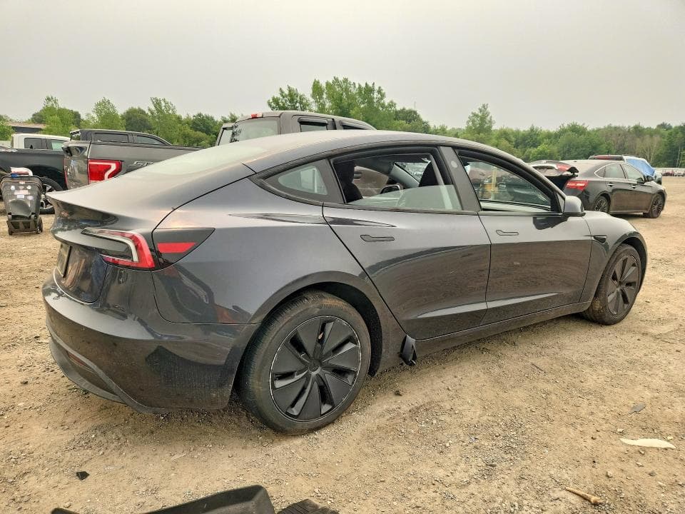 2025 TESLA MODEL 3 3