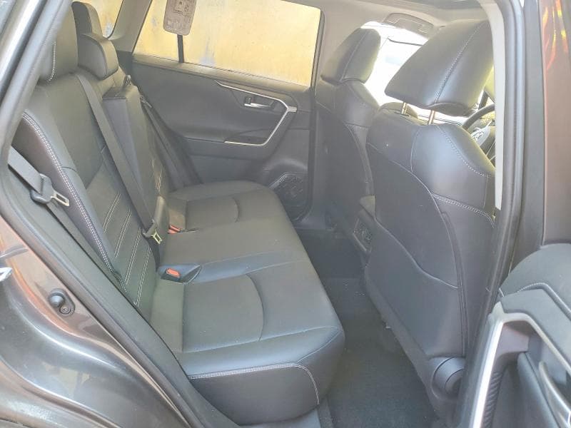 2020 TOYOTA RAV4 LIMITED 11