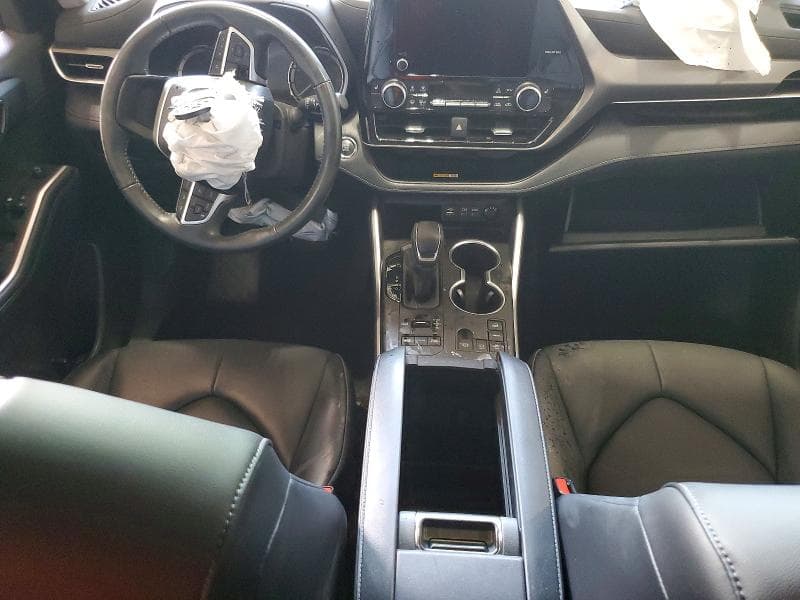 2023 TOYOTA HIGHLANDER XLE 8