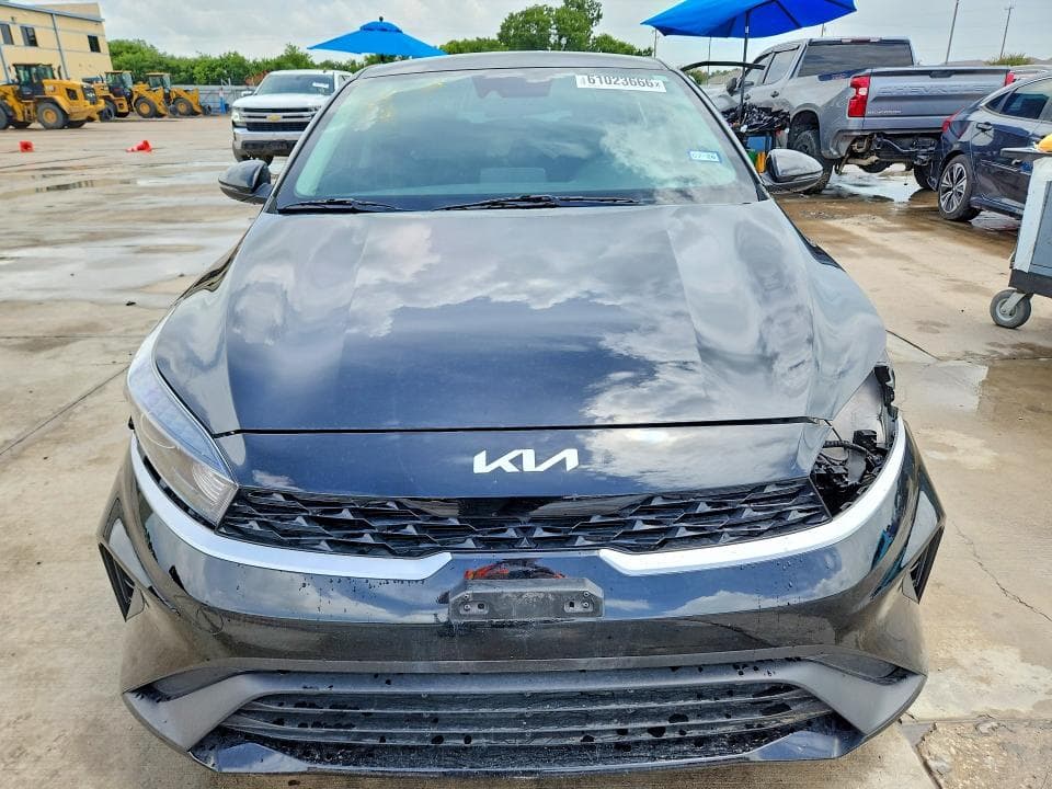 2023 KIA FORTE LXS 5