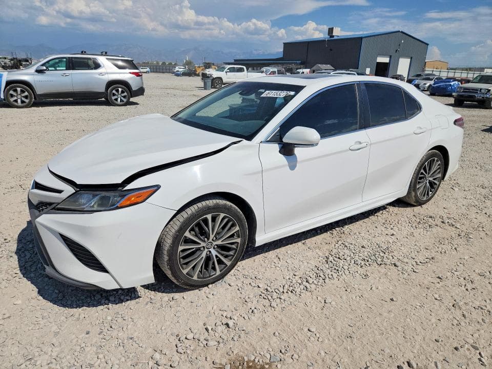 2018 TOYOTA CAMRY SE - 1
