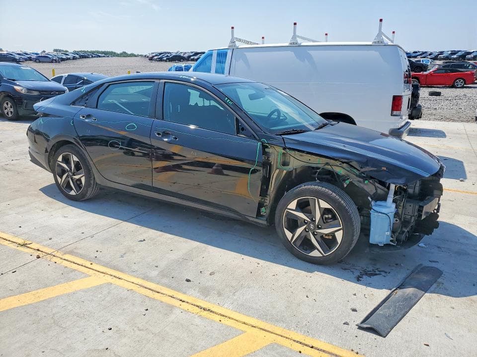 2023 HYUNDAI ELANTRA SEL 4